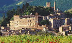Castello Pallotta, Veduta esterna, Caldarola