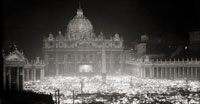 Umberto Sciamanna,Veduta notturna della basilica di San Pietro affollata di fedeli, 1950 circa (particolare)