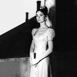 Audrey Hepburn in Gattinoni per il film Guerra e Pace Gattinoni