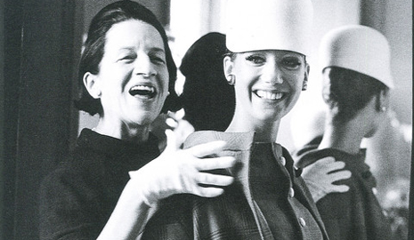 Diana Vreeland al lavoro con Marisa Berenson durante il periodo di “Vogue”, foto di James Karales, tratta dal libro di Lisa Immordino Vreeland The eye has to travel editor Abrams NY