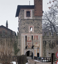 Borgo Medievale - torre ingresso