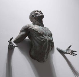 Matteo Pugliese: La promessa, bronzo, 111x62x26cm, 2010
