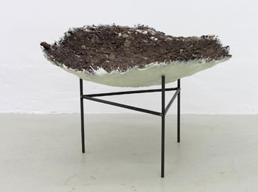 Björn Braun, Untitled (Wildschweinkessel), 2014, resin, soil, steel, 78 x 70 x 53 cm, Courtesy Meyer Riegger, Karlsruhe/ Berlin, Image Courtesy Meyer Riegger, Karlsruhe/ Berlin