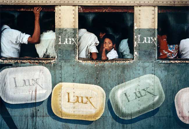 Steve McCurry, Rangoon, Birmania, 1994 © Steve McCurry
