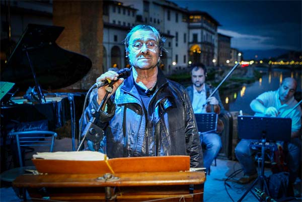 Lucio Dalla su Ponte Vecchio serata B envenuto Cellini ® New Press Photo - Because the Night